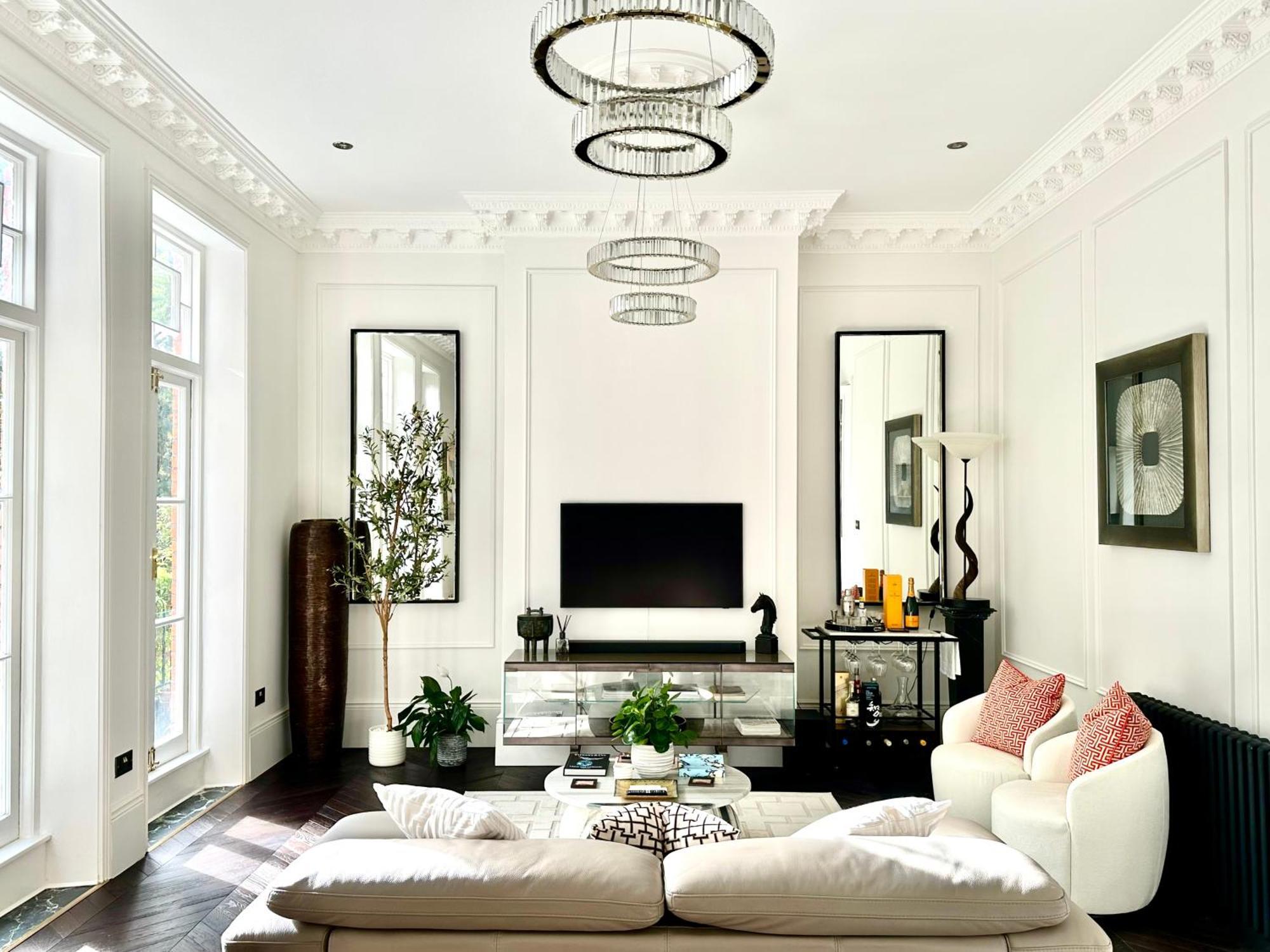 Palatial, Elegant 1000sqft And Garden -