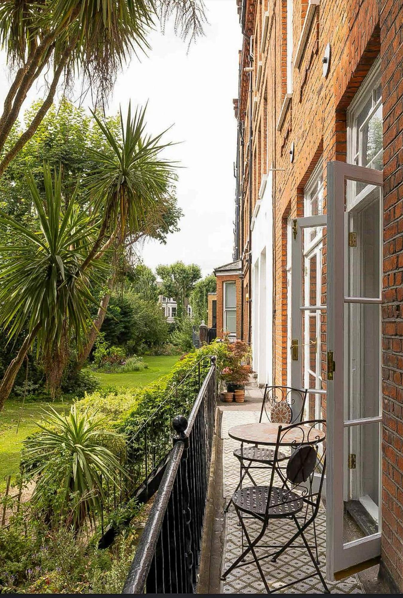 Palatial, Elegant 1000sqft And Garden - Londra